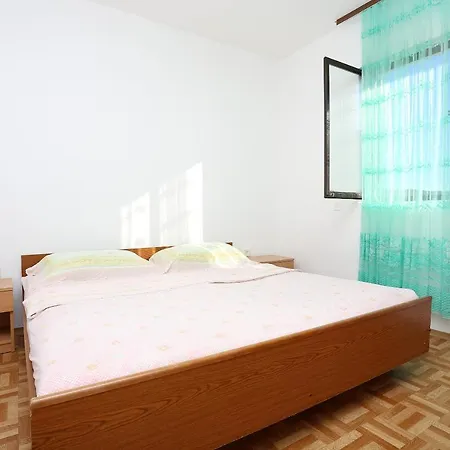 10338b * Rogoznica (Sibenik-Knin)